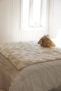 Quilted Blanket - Vintage Floral Star - Solange Pilote